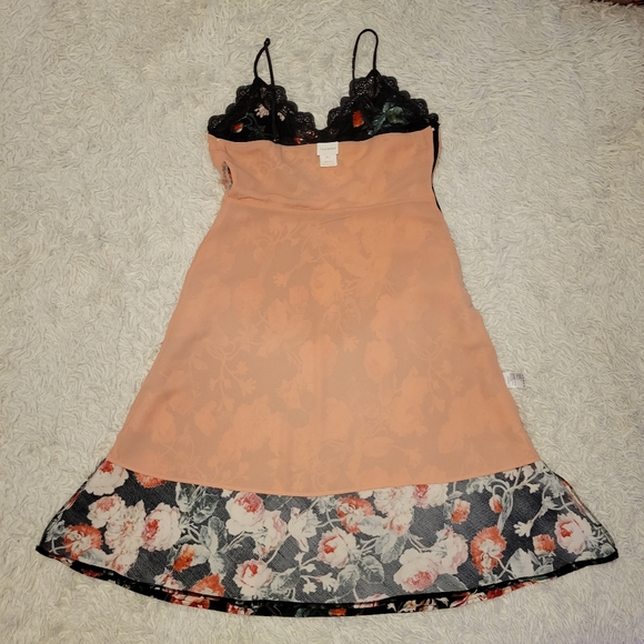 Foxiedox Autumnal Dress - Picture 13 of 16